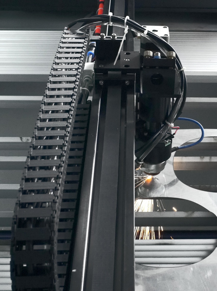Press the convenient drag chain to open the nylon plastic drag chain black energy chain