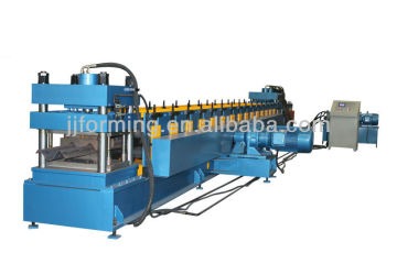 Guard roll forming machine