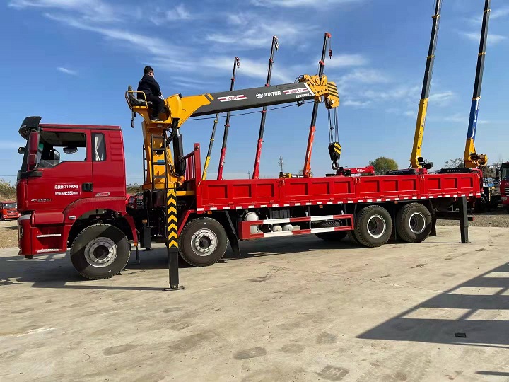 شاحنة CLW 8x4 Crane ، شاحنة Crane من نوع الديزل