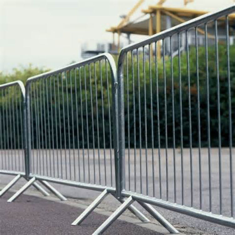 Removable packing barriers for traffic