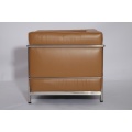 Le corbusier LC2 sofa ea letlalo