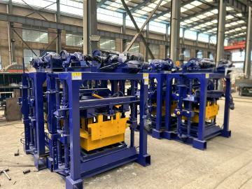 Small semi-automatic brick making machine