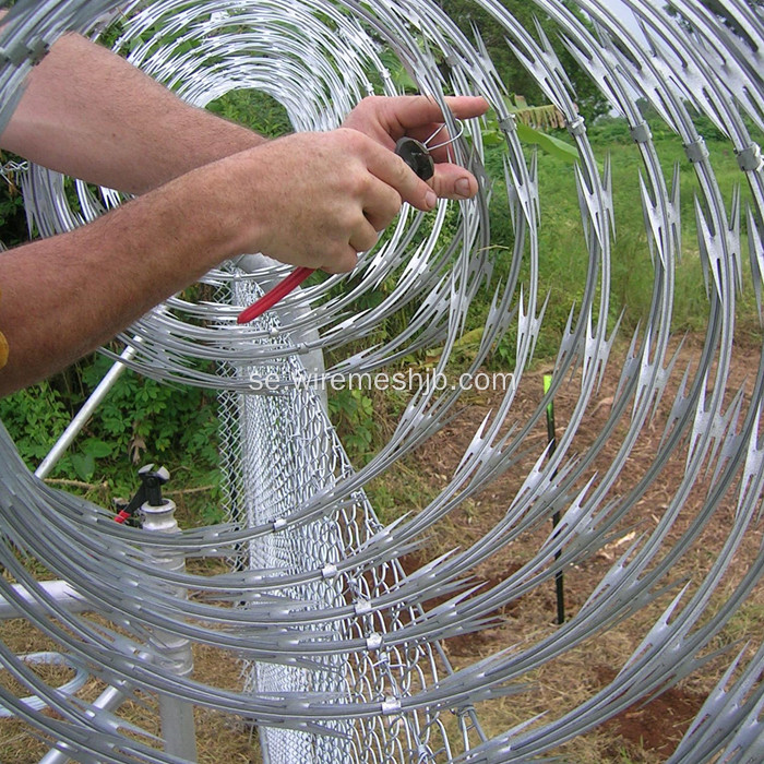 BTO-22 Hot-dip galvaniserad Concertina Razor Wire