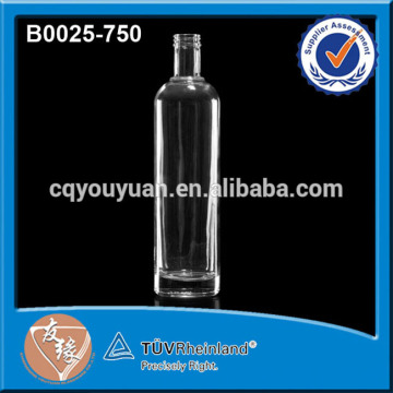 Round Screw Top Vodka Shots in Bottle White Spray Bottle 750ML