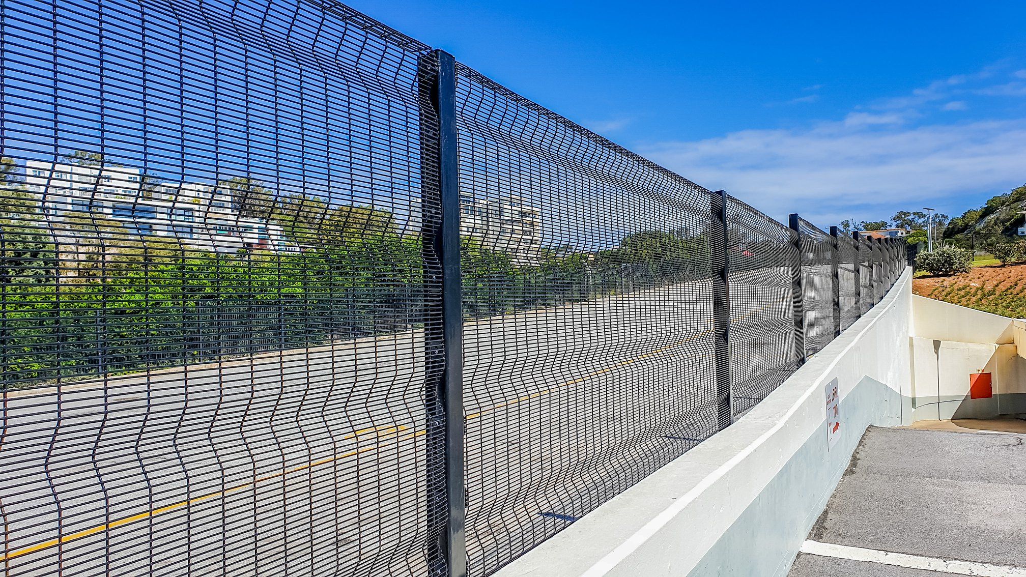 Cerca de malla de alambre curvado de PVC PVC curved wire mesh fence