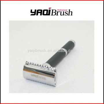 replaceable blade shaving razor