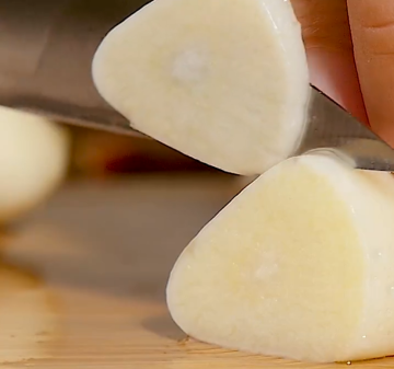 NEW SEASON FRESH GARLIC NO COLD