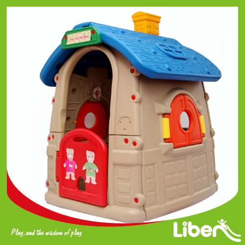 Children plastic indoor playhouse