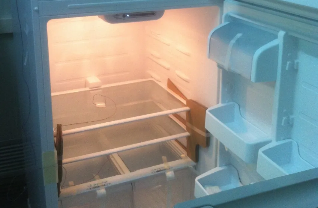 18 Cuft Top Freezer Silver Color External Handles 115V Refrigerators