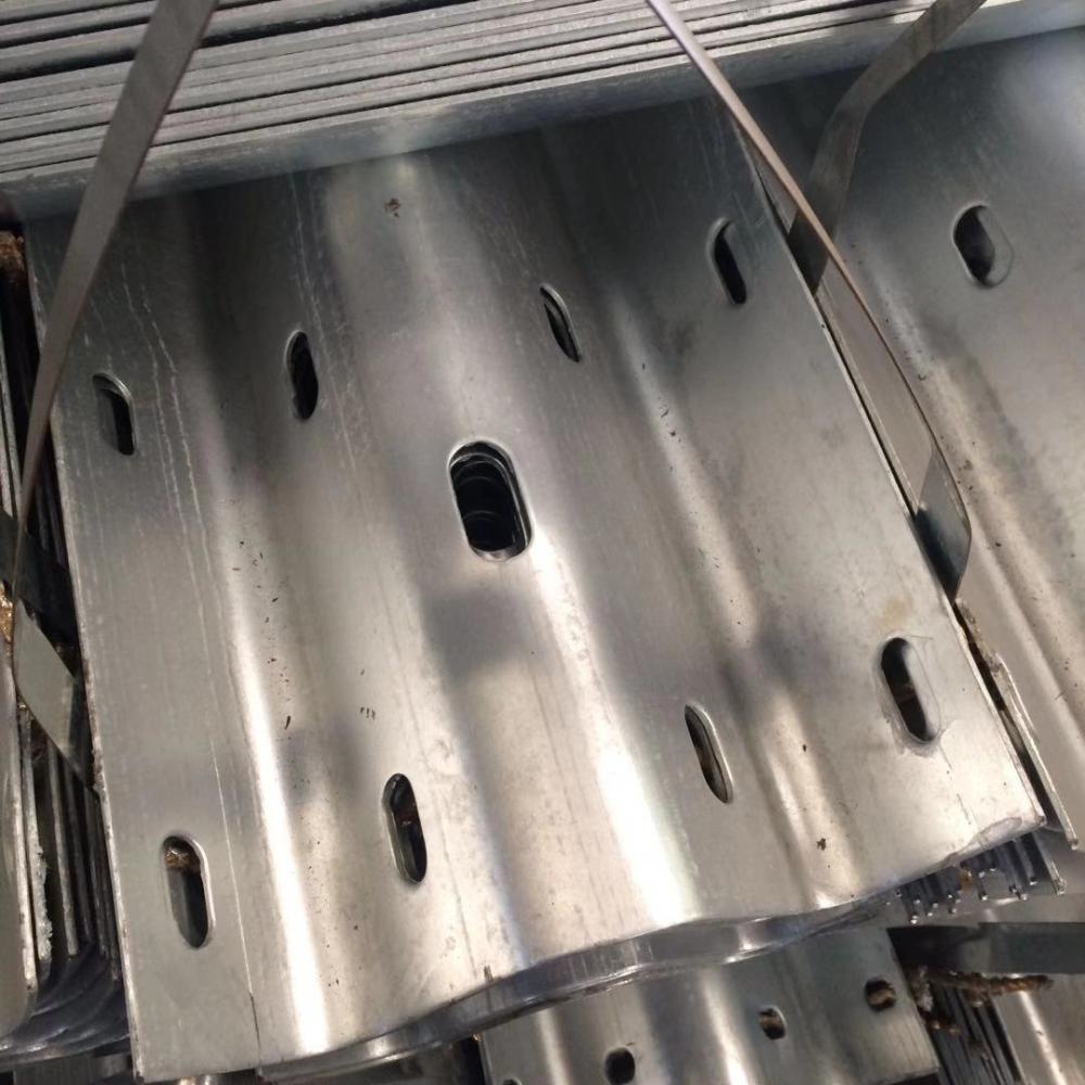 Hot Dipped Galvanized W Highway Guardrail Q235, Q345