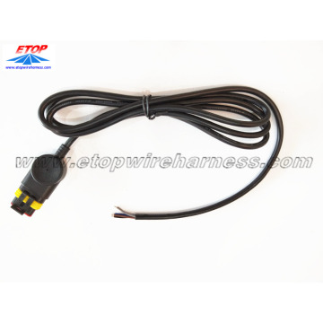 kabel dibentuk dengan konektor 282087-1