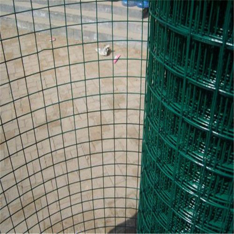 PE coated welded wire mesh fence factory price