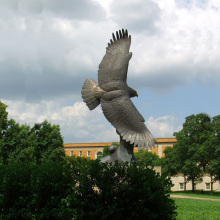 Factory custom bronze flying eagle souvenirs sculpture