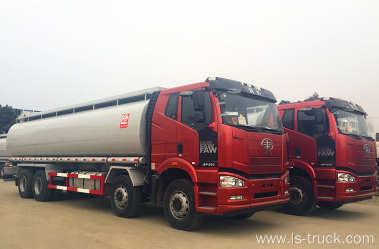 FAW 8X4 Heavy Duty 30000L Fuel Tanker Truck