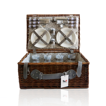 Vintage British Style Wicker Picnic Hampers & Baskets