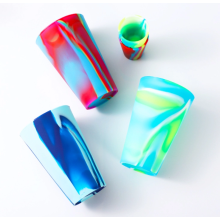 Aangepaste logo kleur siliconen wijn cups met deksel