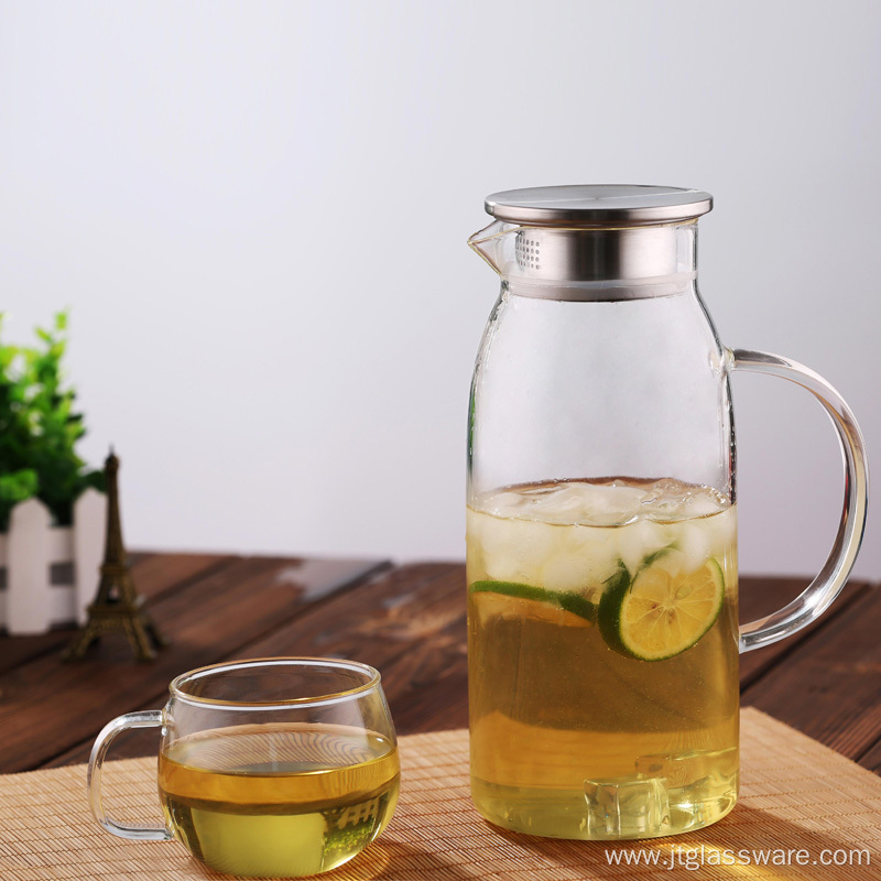 High transparent glass beverage pitcher with handle