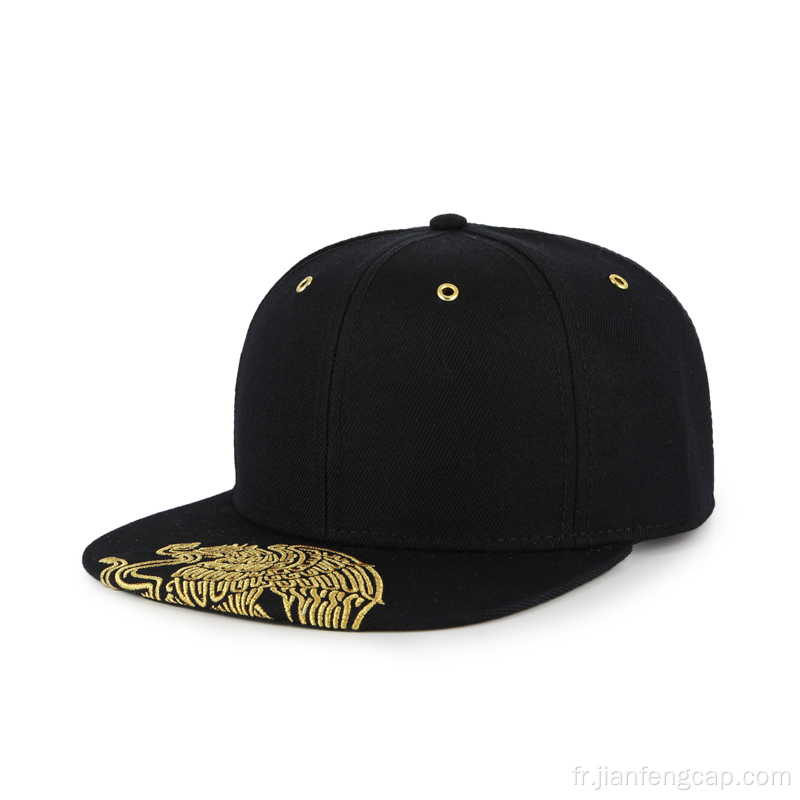 Casquette snapback avec broderie métallique dorée sur mesure