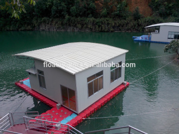 Simple installation floating villas