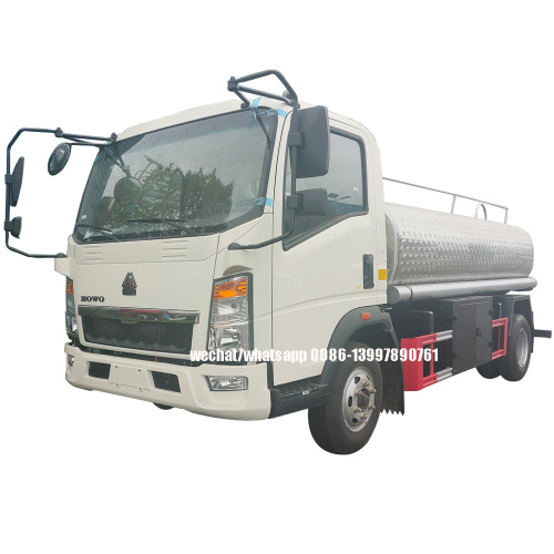 Light HOWO 5000-8000 liters Aluminum Alloy Milk Tanker Truck