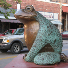 Fine Workmanship Outdoor Decorative  Bronze Frog Statue