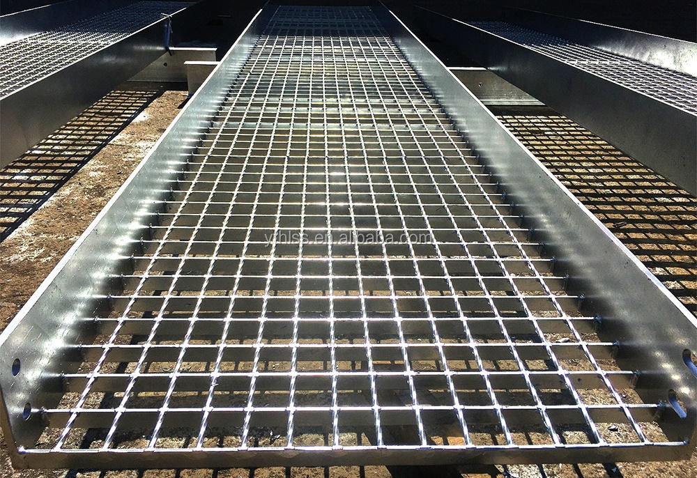 HDG Steel Grating With Toe Plate for Walkway Platform / Galvanized Steel Flooring Grating