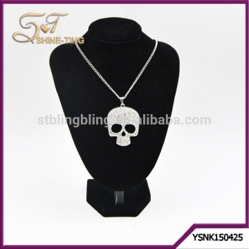 Fashion cool rhinestone skull pendant necklace