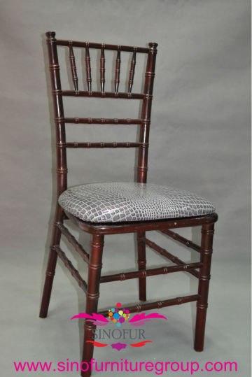 Ballroom Chairs / chiavari chair with pads