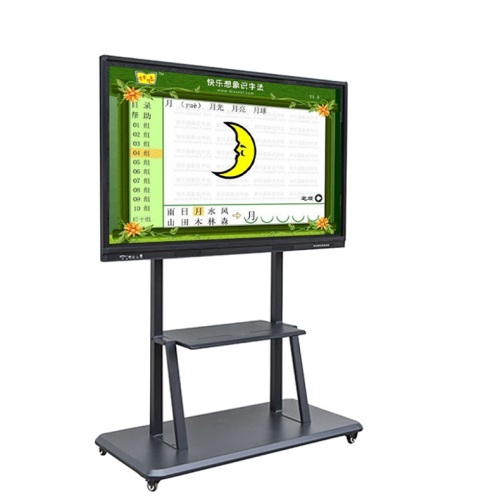 Schule, die ein intelligentes Desktop-Whiteboard unterrichtet