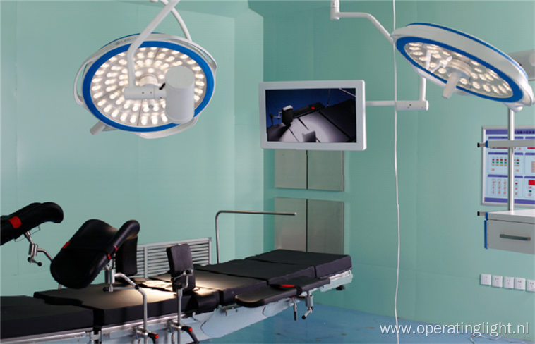 Operating surgical lamp with double heads