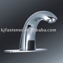 All self-sensing temperature sensor faucet
