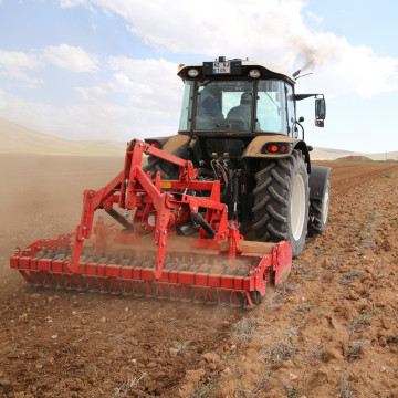 Heavy duty tractor pto driven rotary power harrow