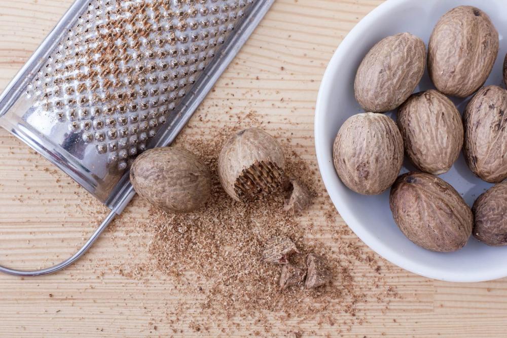 Pure Mace Nutmeg Oil for Food Flavor Additive