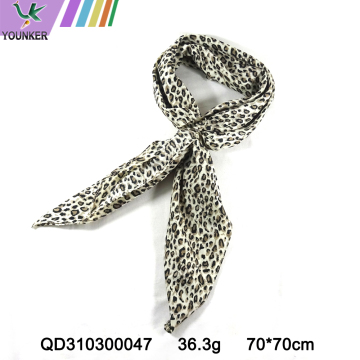 LEOPARD PRINTING SCARF