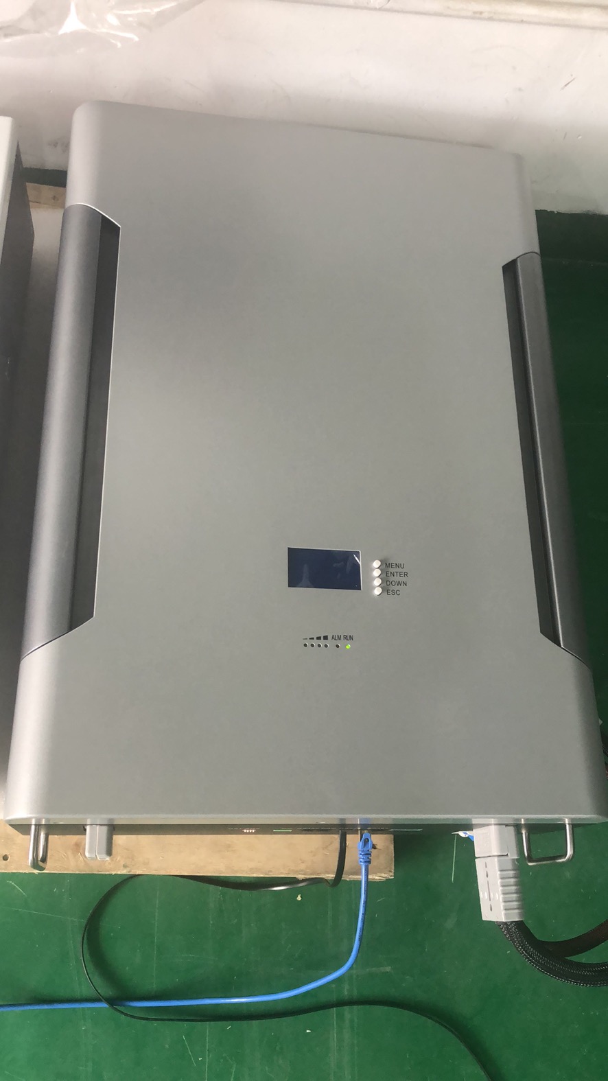 على غرار بطارية Tesla powerwall 48V 150Ah