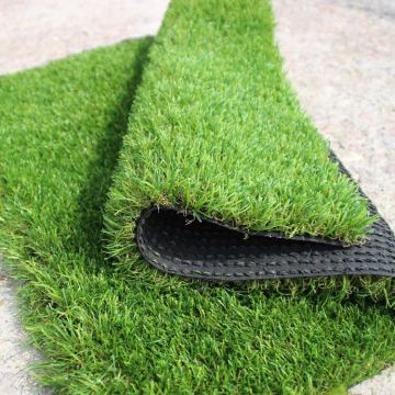 Mata ze sztucznej trawy dla szczeniąt