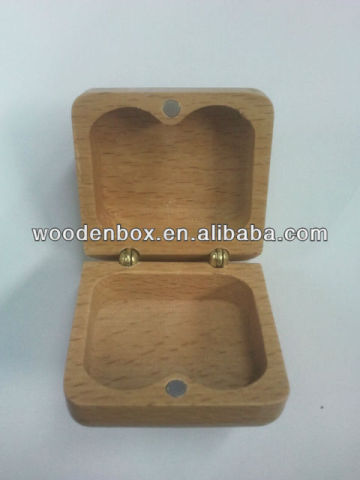 Exquisite small wooden gift box