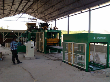 High Quality Brick Machine (QFT8-15)