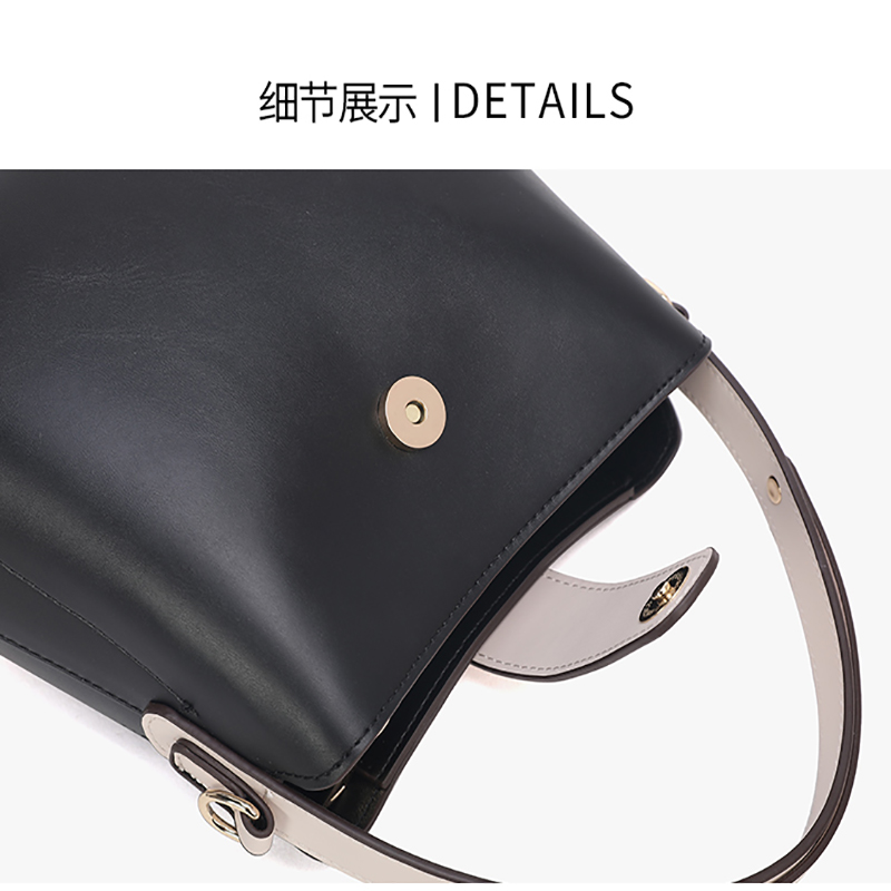 Leather Shoulder Bag 04