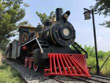 ANTIQUE STEAM ENGINE LOCOMOTIVE