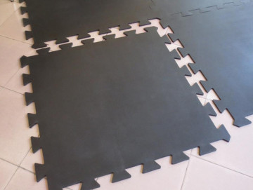 Heavy duty rubber exercise mat