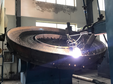 Chromium Carbide Hardfacing Overlay Grinding Table