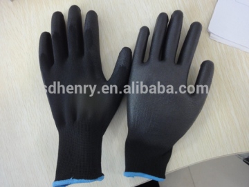 Polyurethane dipped working glove