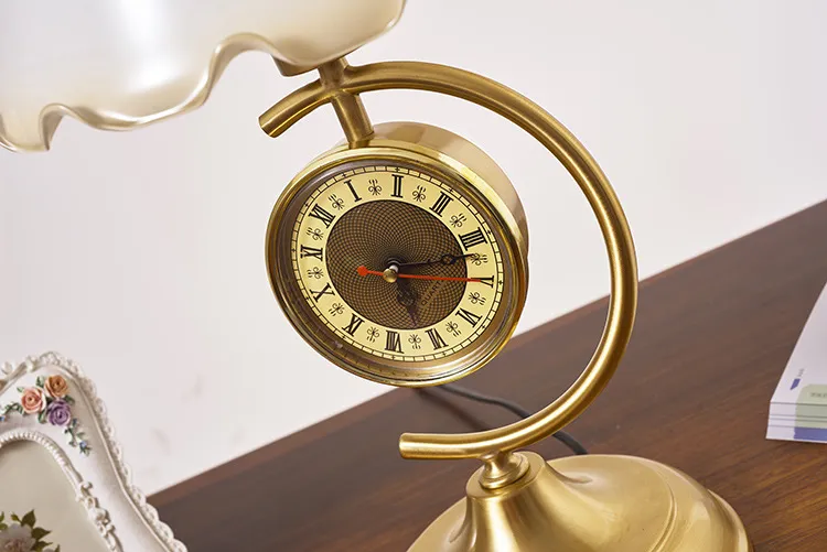 Retro Elegant European Study Room Display Ornament Lighting Flower Shade Metal Desk Table Lamp