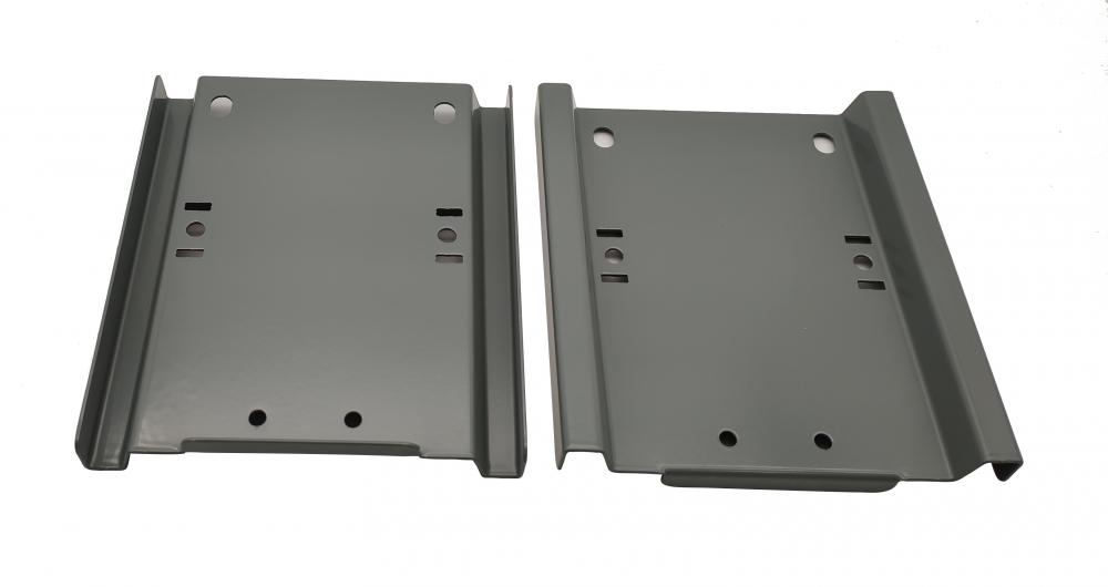 Metal bottom plate of telecommunications case