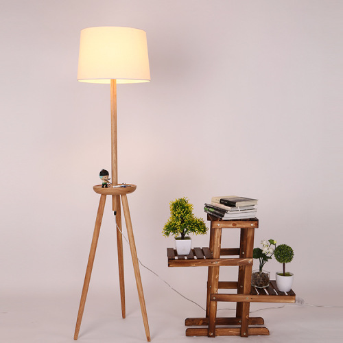 LEDER LED-Stehlampe aus Holz