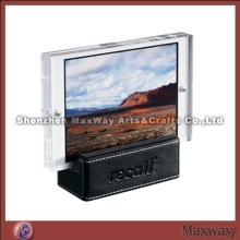 Metropolitan Acrylic Frame