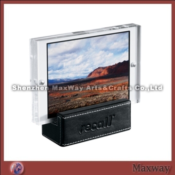 Metropolitan Acrylic Frame