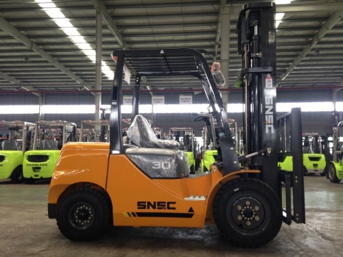 3t diesel forklift with nissan engine