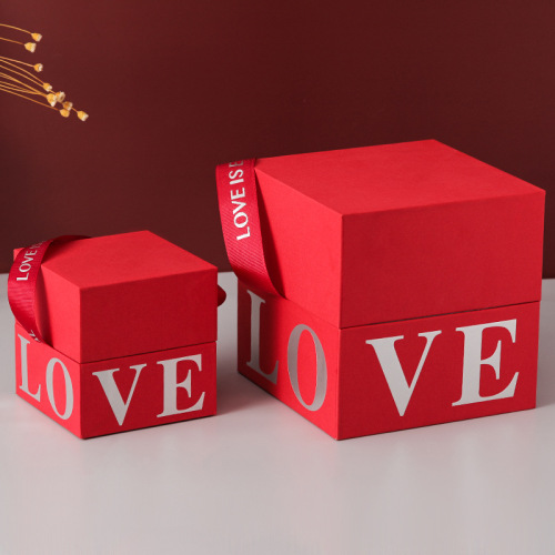 Boîte cadeau en papier fantaisie de mariage carré avec ruban